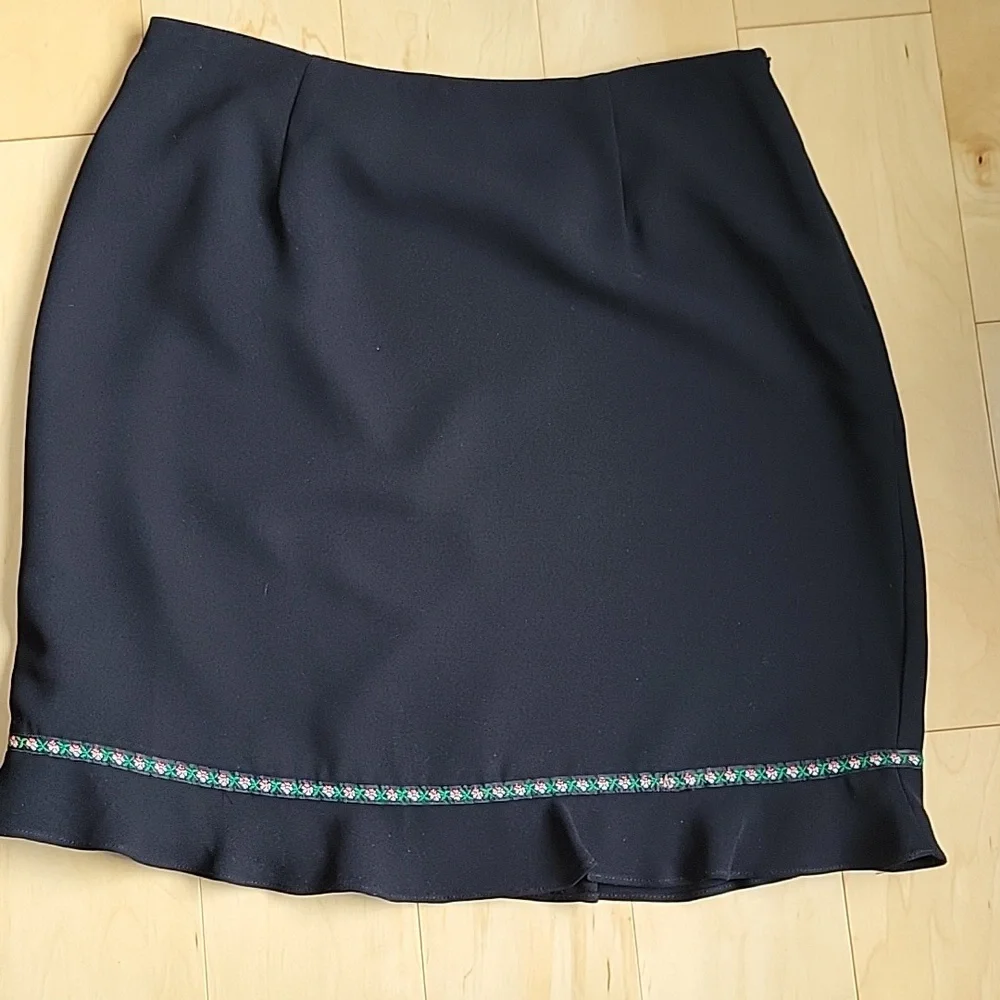 dress barn sz 14 black with pink flower bottom border. NWOT - Picture 1 of 4